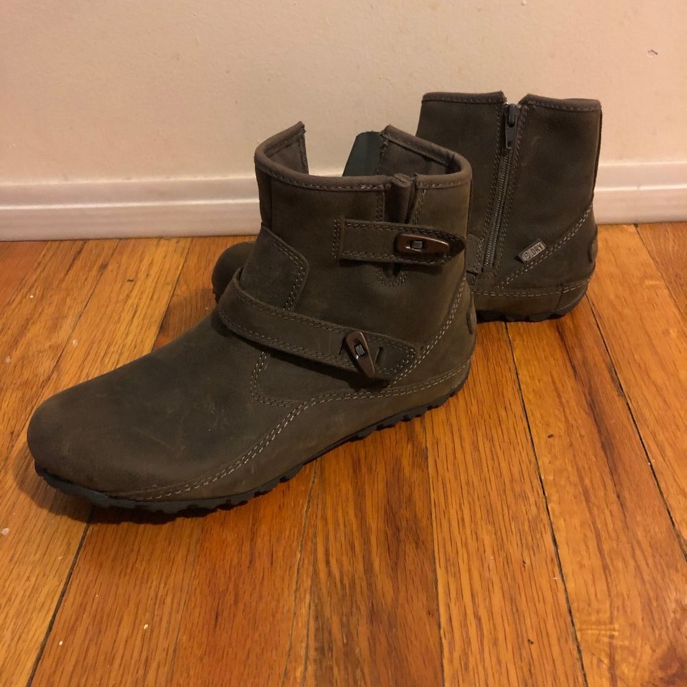 NEVER WORN Merrell Haven Waterproof Leather Boot